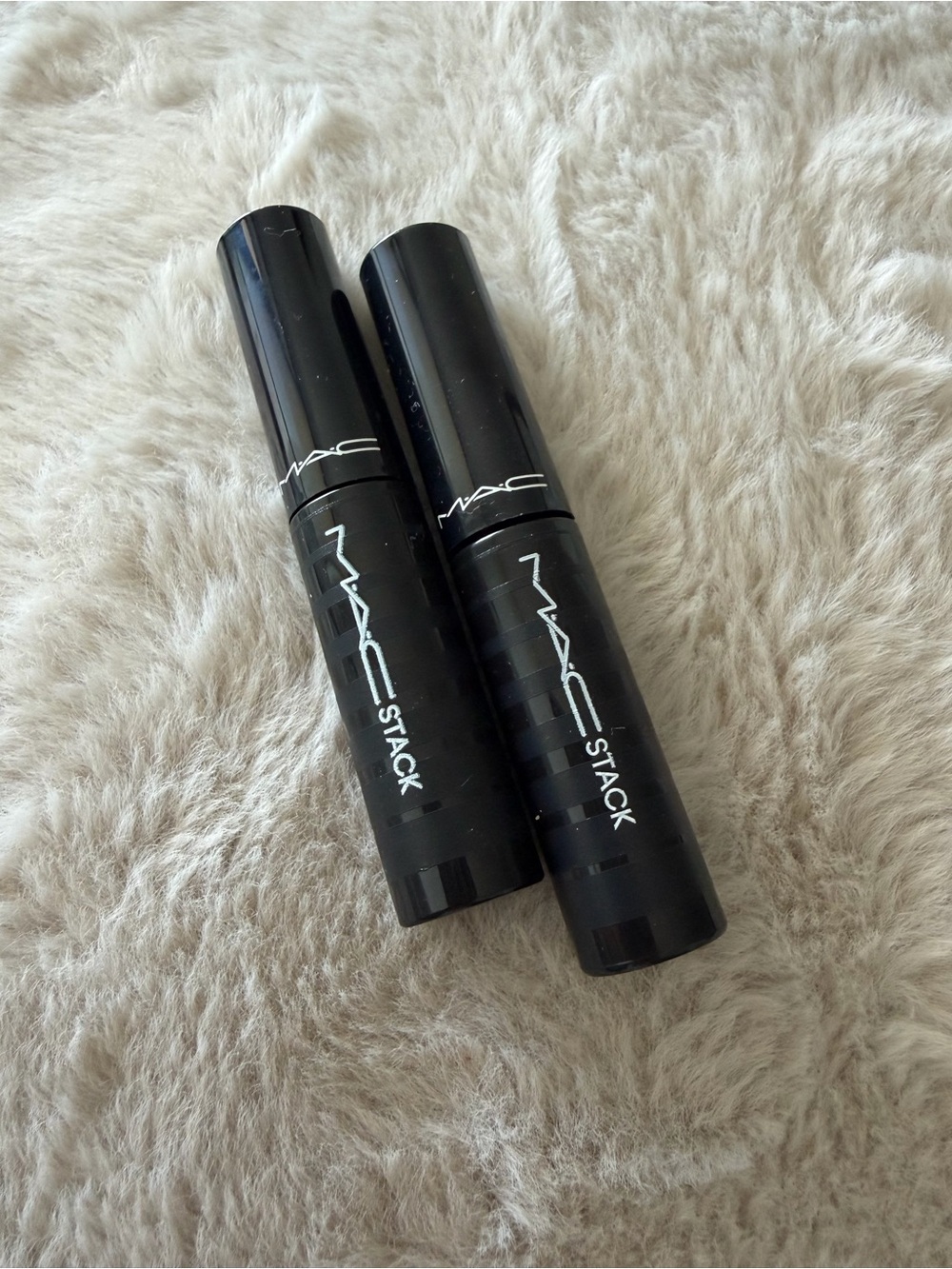 MAC Stack Mascara Duo + Lipstick Samples
Brand new MAC mini/sample bundle.